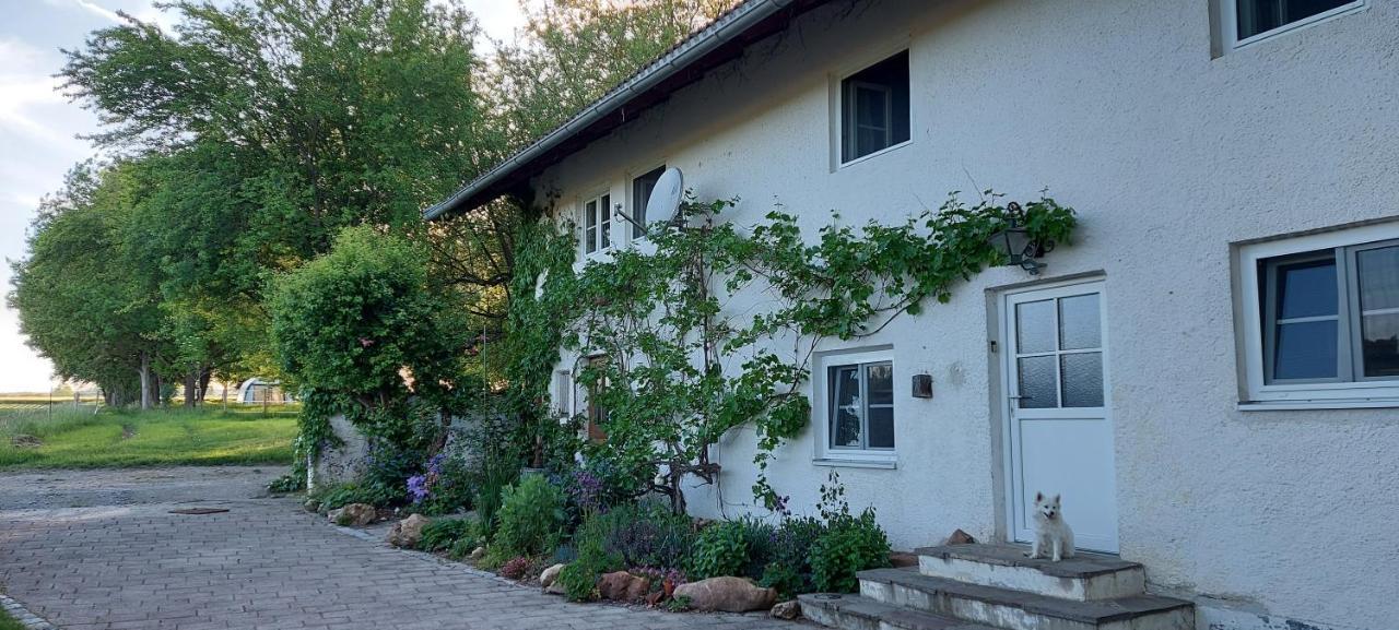 Ruhig Gelegene Ferienwohnung Im Gruenen Mit Terrasse Und Kleinem Garten Rotthalmuenster Екстер'єр фото