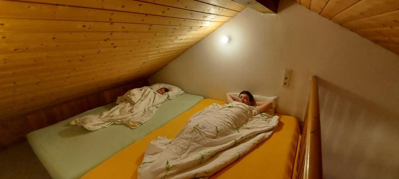 Ruhig Gelegene Ferienwohnung Im Gruenen Mit Terrasse Und Kleinem Garten Rotthalmuenster Екстер'єр фото